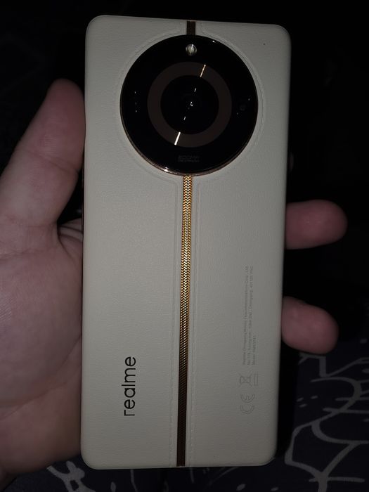 Телефон Realme 11 pro+