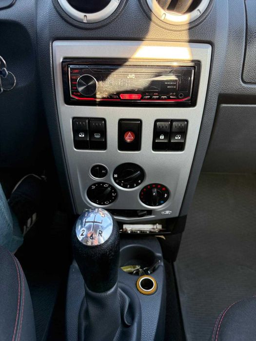 Dacia Logan 1.6 MPI, anul 2007 – 87 CP
