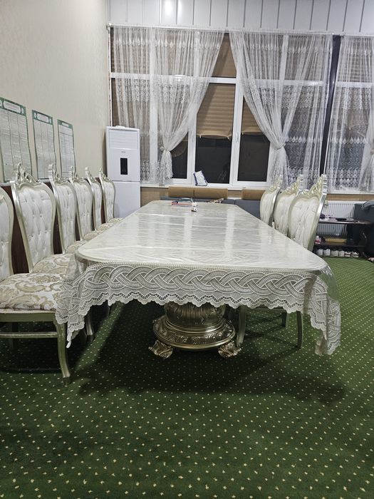 Стол стул сотилади. Холати аьло даражада Буюртма бн ясатганмиз.