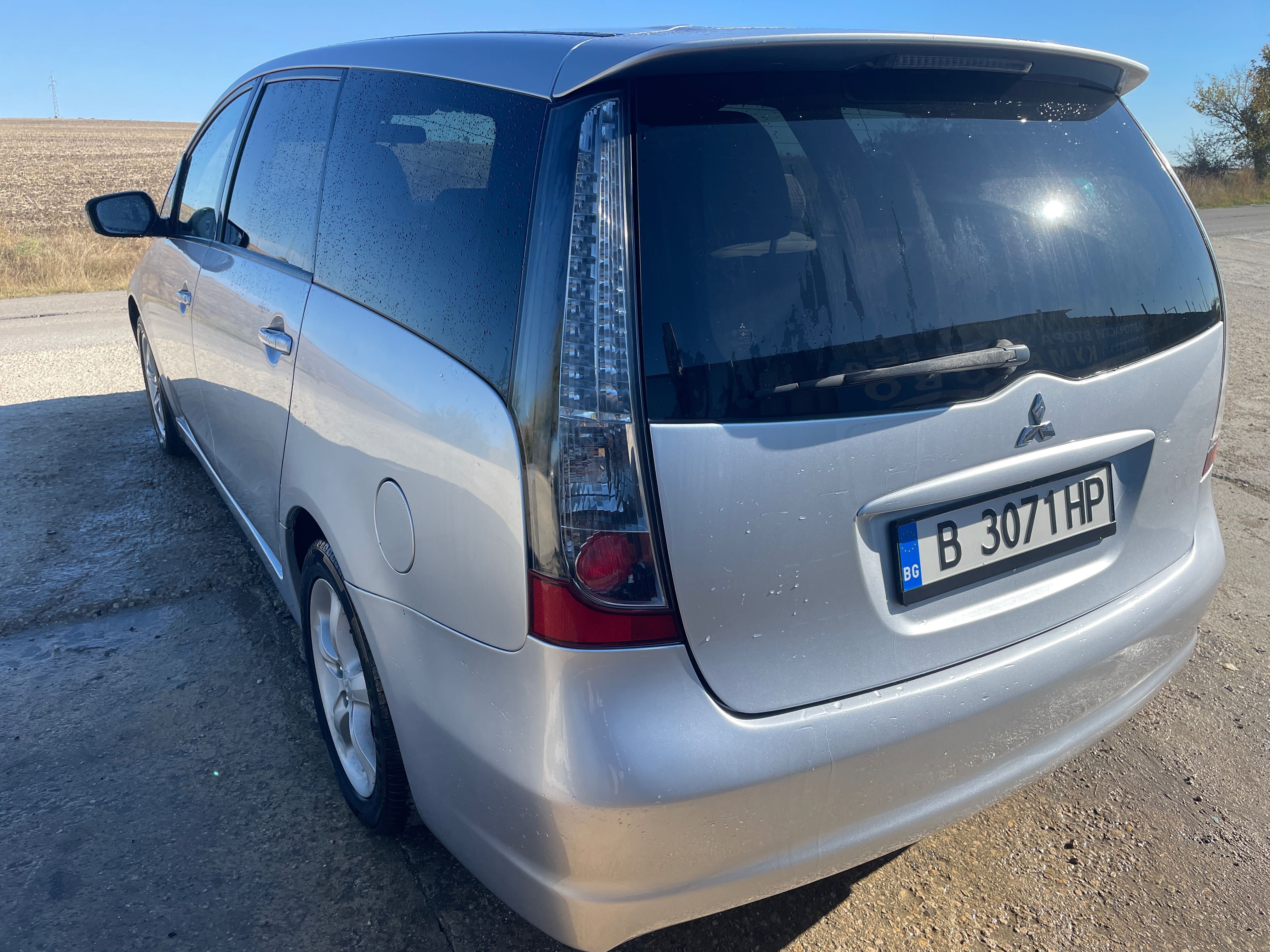 Mitsubishi Grandis 2.4 MIVEC, 165 кс., автоматик, 6 местен, 2 ключа