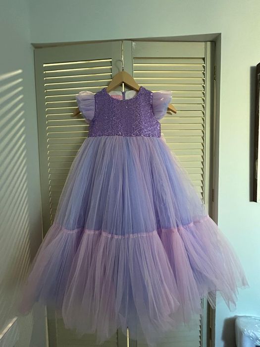 Новогоднее платье. Отличное состояние.