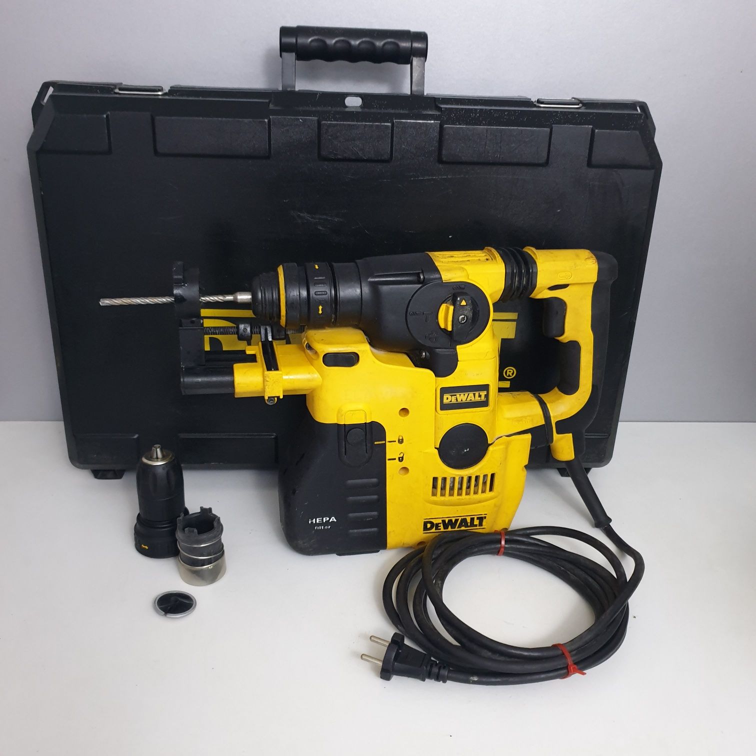 Dewalt D25324 Ciocan Rotopercutor SDS Plus cu aspirator 800W