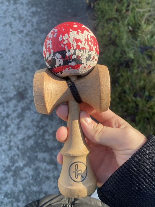 KENDAMA europe semnat de tudor butan