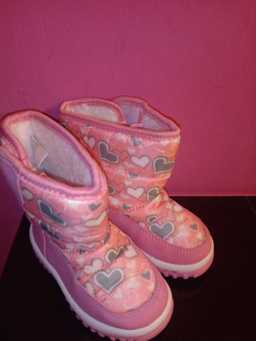 Детски апрески номер 23 и 26