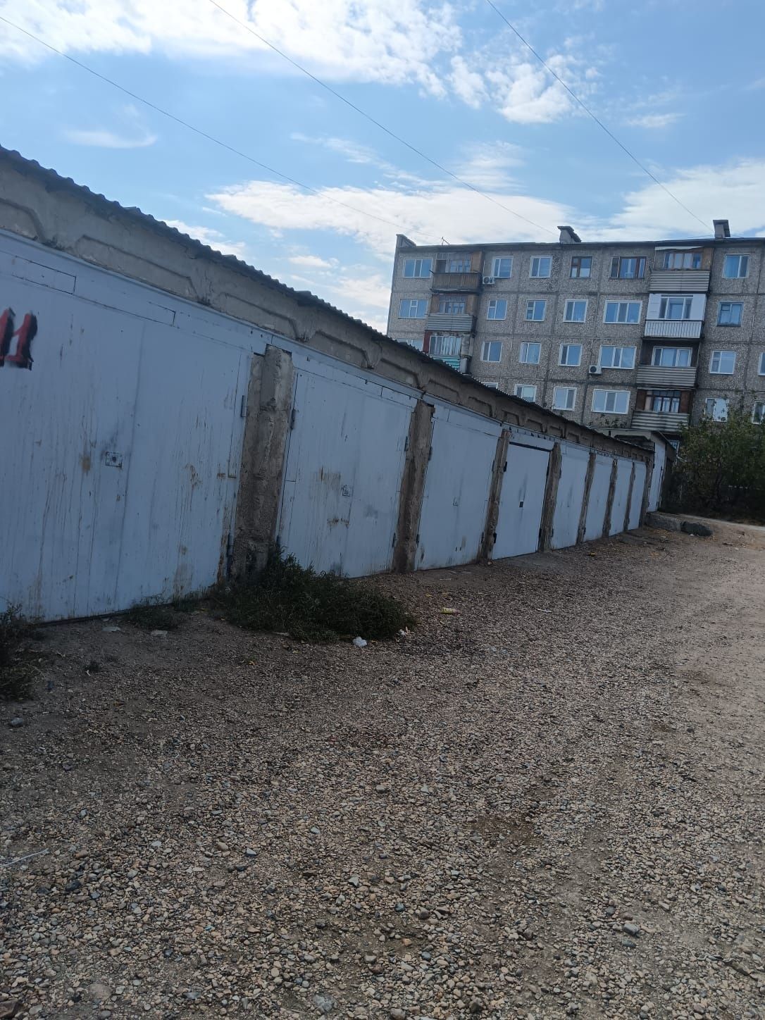 Продам гараж в центре города возле уневера анаркулова8