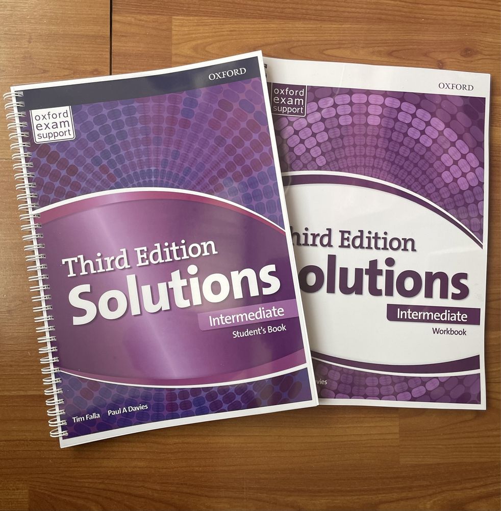 Solutions pre intermediate third edition students book workbook