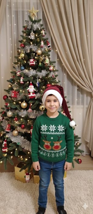 Коледна шапка от кадифе в три цвята с дължина 60см