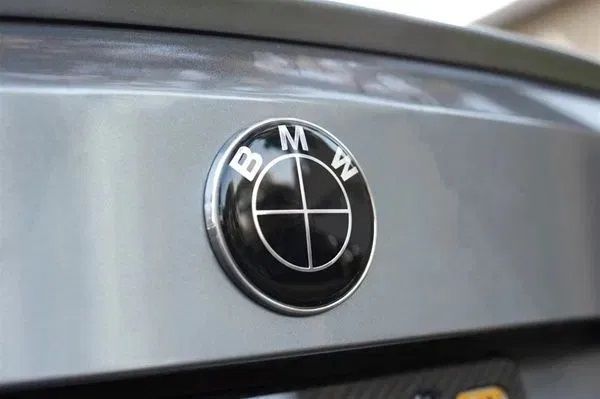 Emblema BMW Capota/Portbagaj 82mm/74mm