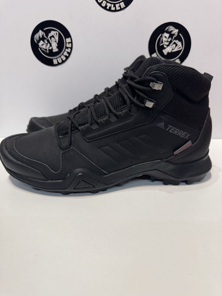 Маратонки ADIDAS TERREX .Номер 42.5