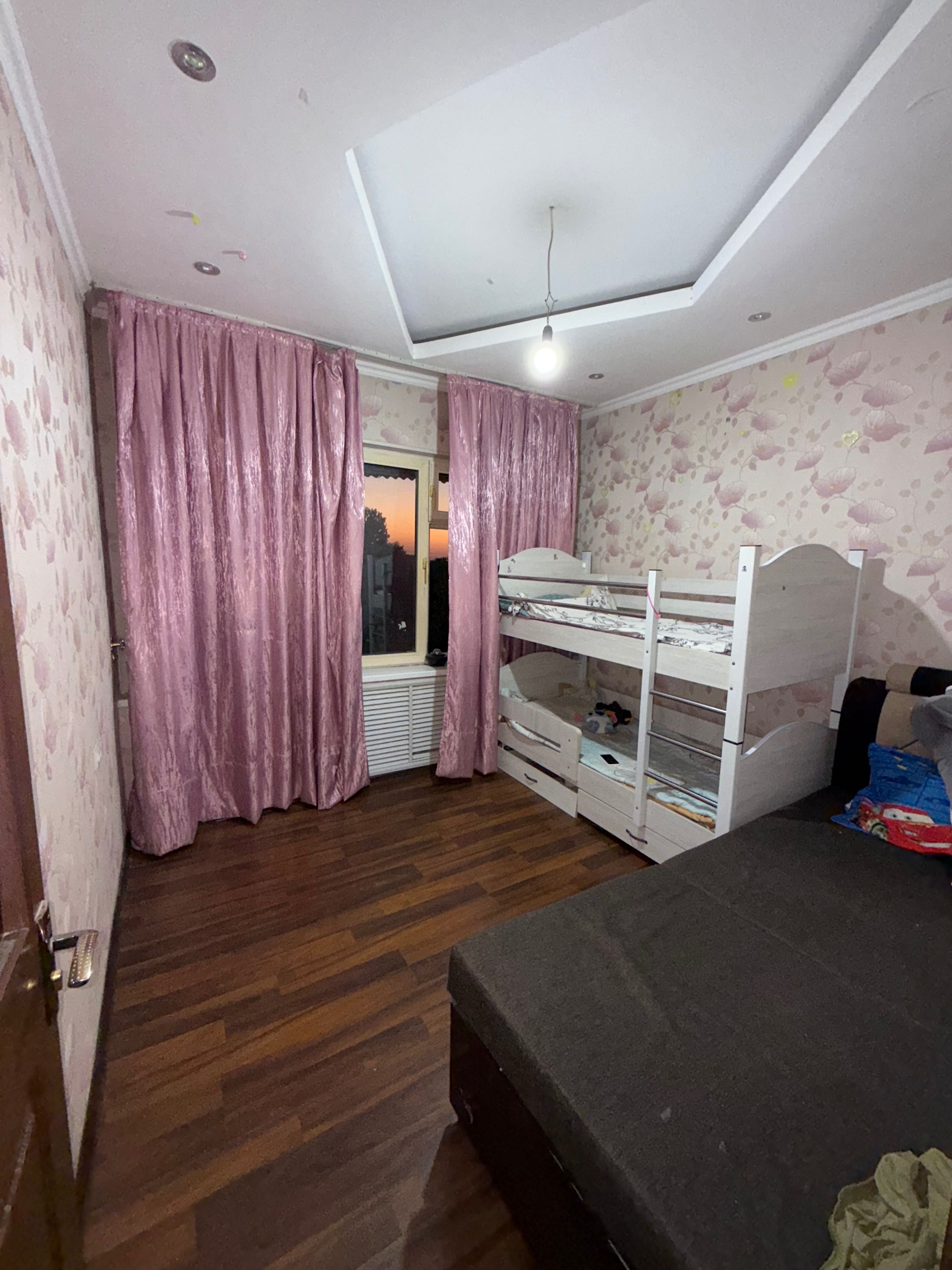 Продается 4х комнатная квартира в Яшнобадском районе. Цена: 85.000$