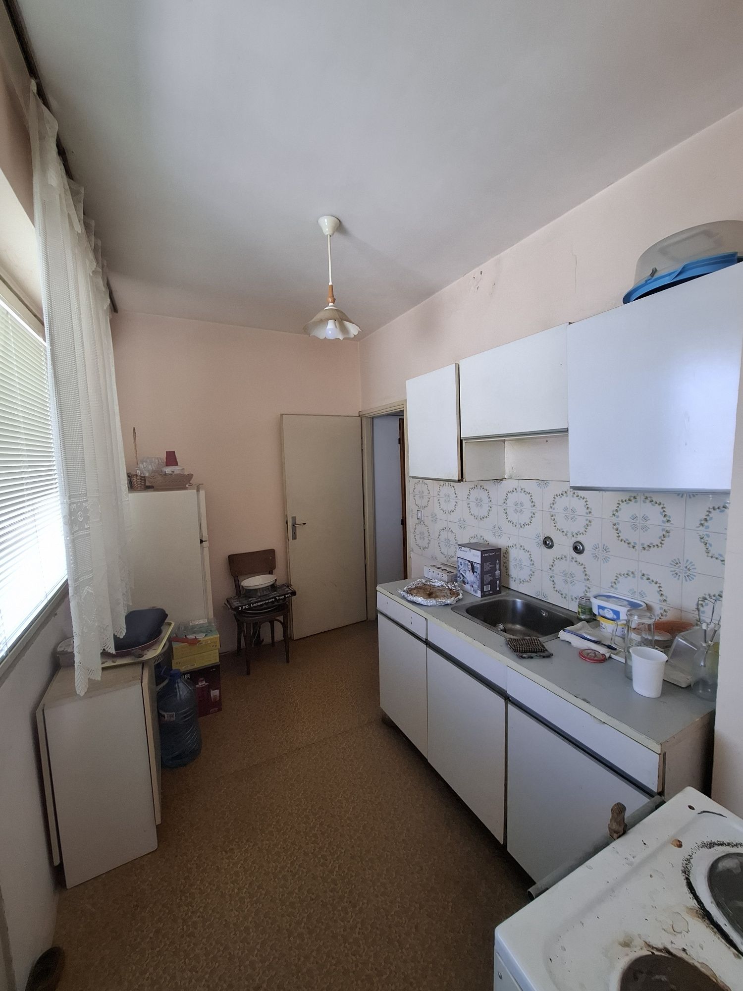 Продаваме гарсониера в гр Смядово 41  кв.м- саниран блок 6 ет.