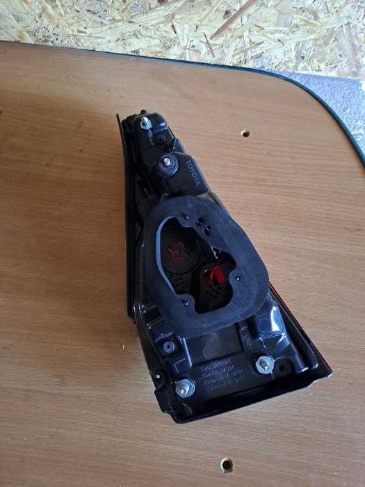 Stop stanga pe portbagaj Toyota Corolla E21 berlina an 2019-2022