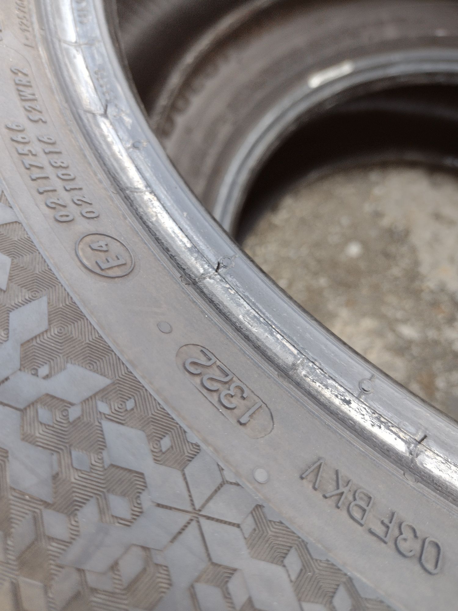 Почти нови 2бр.235/55/17 Continental TS870P dot1322