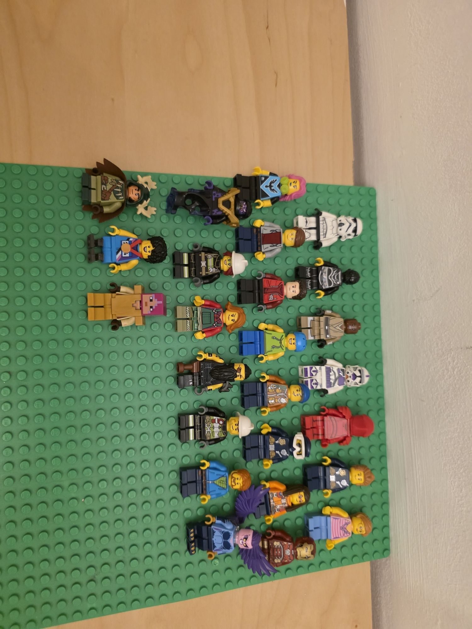 Figurine LEGO din toate seriile