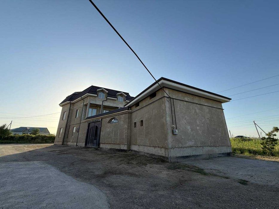 HASHAMATLI 3 QAVATL qilib qurilgan hovli sotiladi