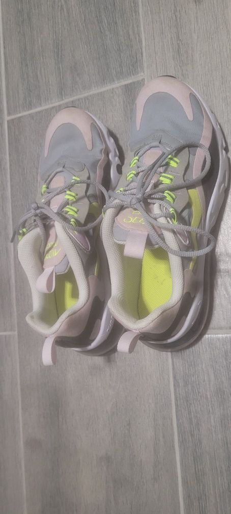 Nike Air Max 270 React GS