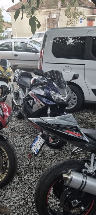 Vând Honda 929rr