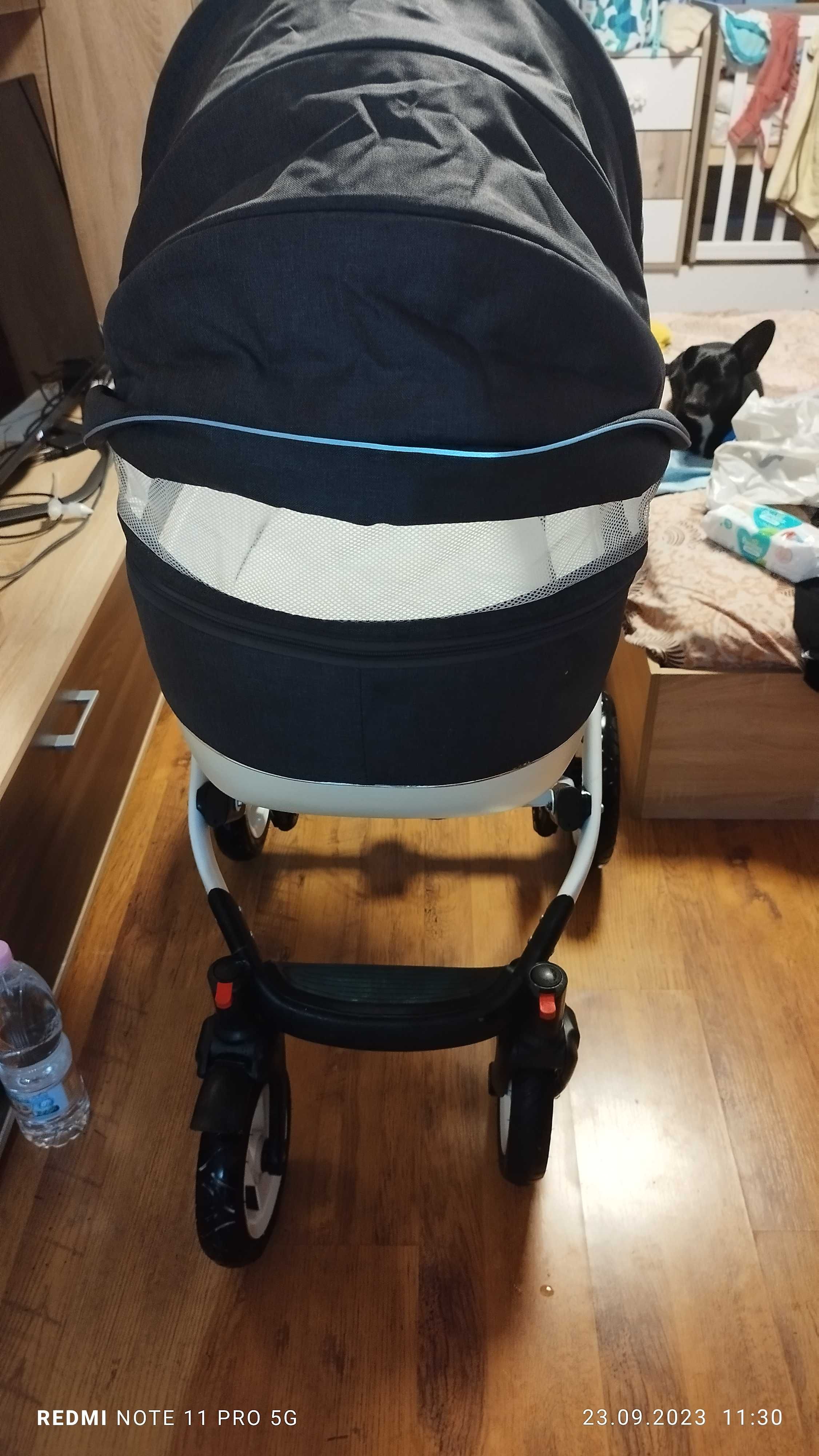 Бебешка количка с кош за новородено + летен кош /само лично предаване!
