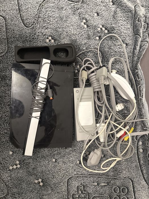 Vand wii stare buna lipsește maneta