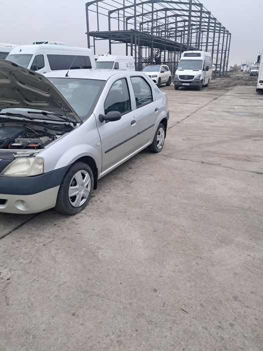 Vând dacia logan