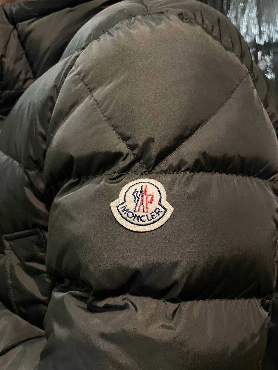 продам мужскую куртку от Moncler