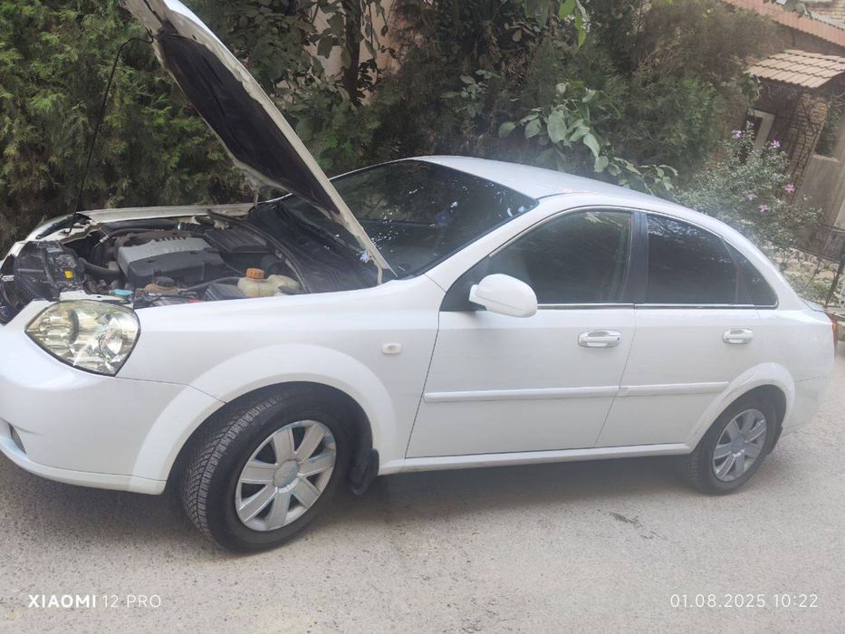 Lacetti 1.8 mexanika 2009 arenda