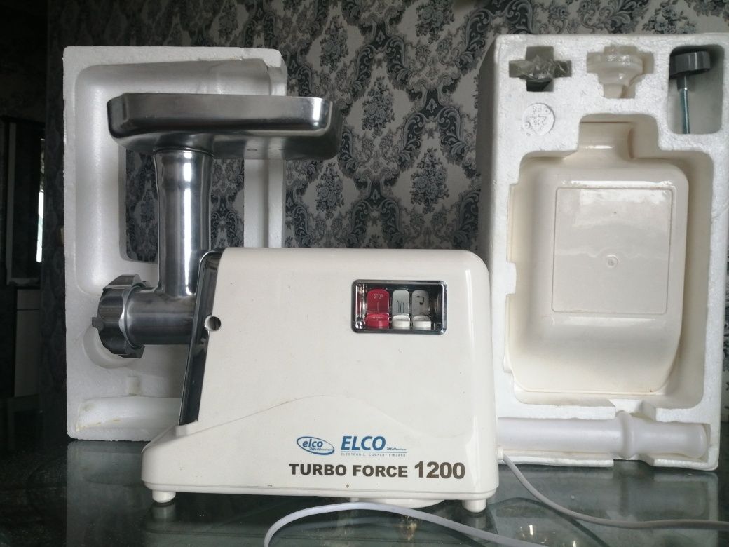 Продам Эл мясорубку  Эл. Дрель Трансформатор 220V / 12v  и зарядное 12