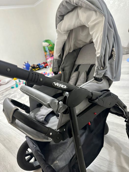 Детская коляска три в одном