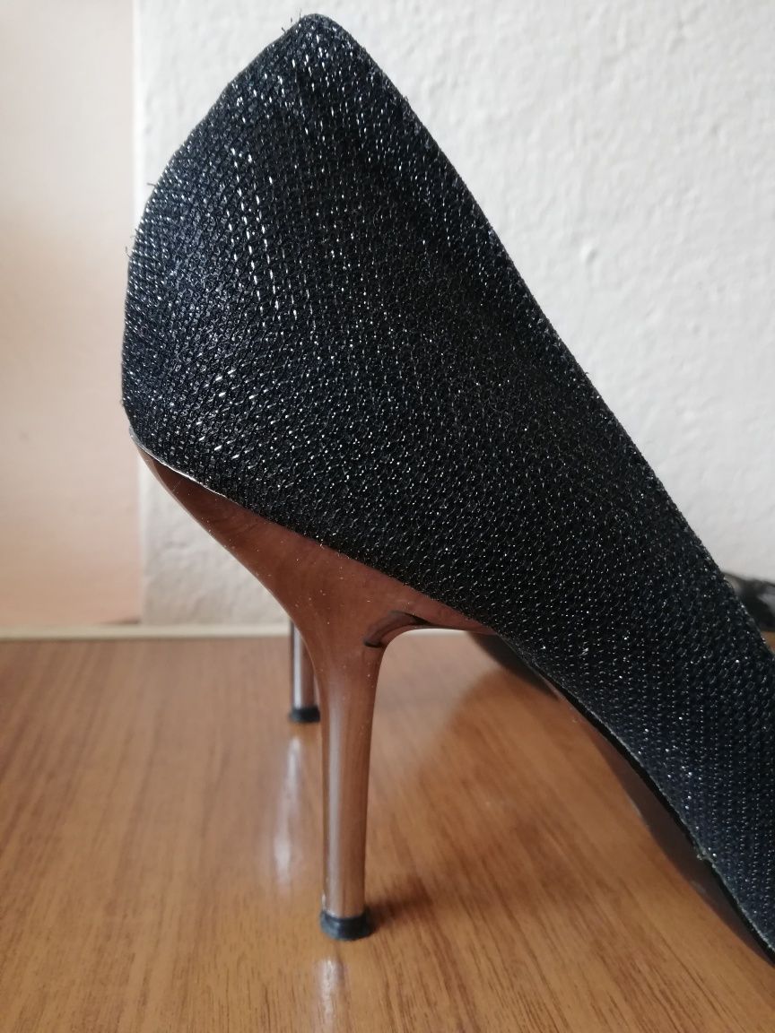 Дамски елегантни обувки с ток Tendenz