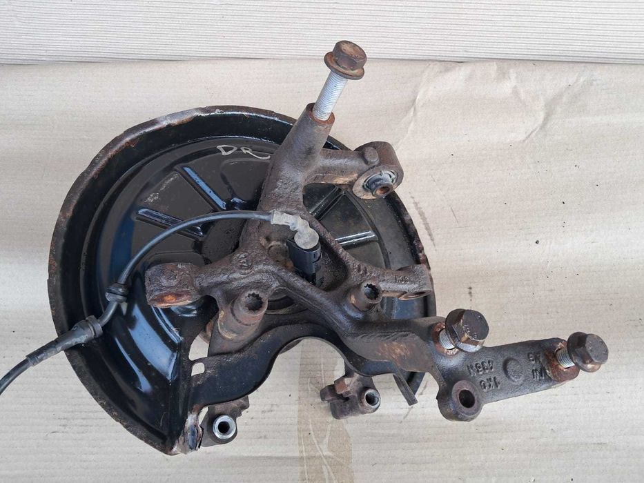 Vw Golf 5, fuzeta spate completa cu rulment si senzor ABS