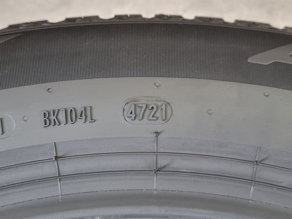 205/55/16 Pirelli 2Броя: 150лв 7мм