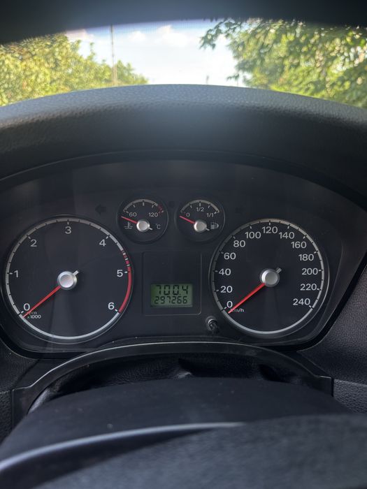Vand ford focus.
