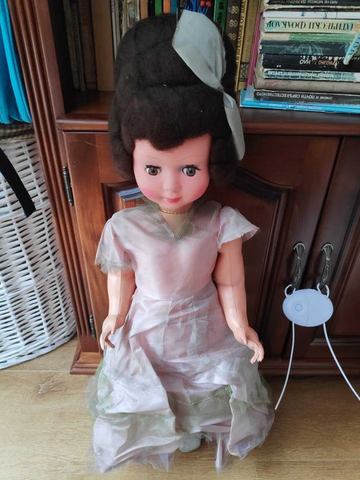 Голяма кукла от Италия, малки кукли с керамични глави