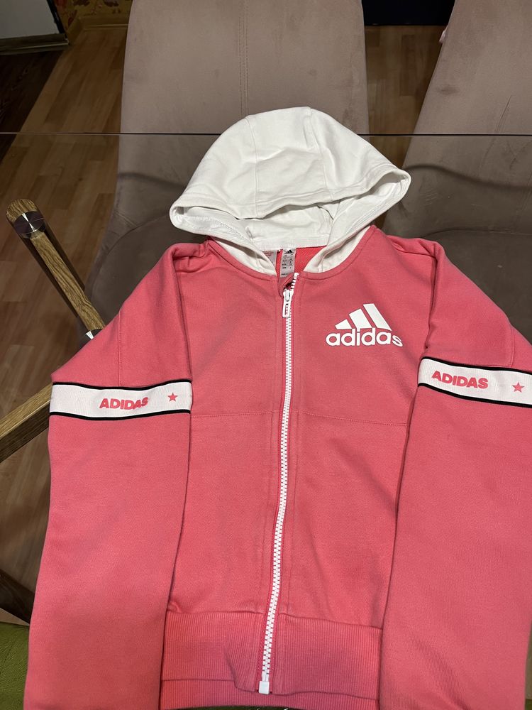 Маратонки,суитшърт и клин на Adidas