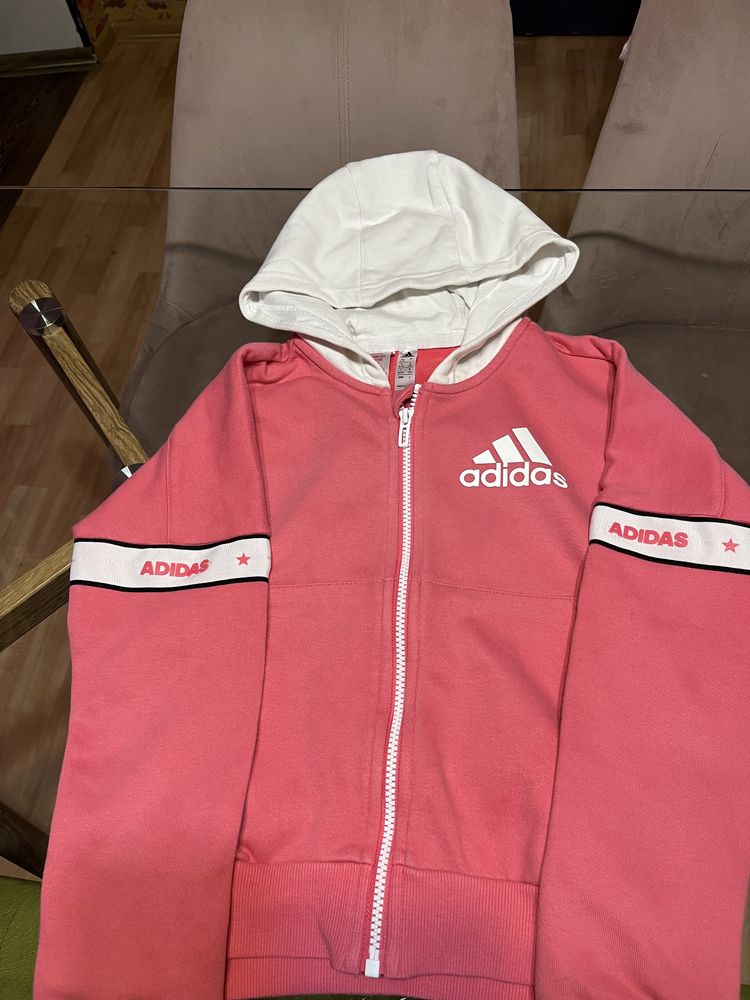 Маратонки,суитшърт и клин на Adidas