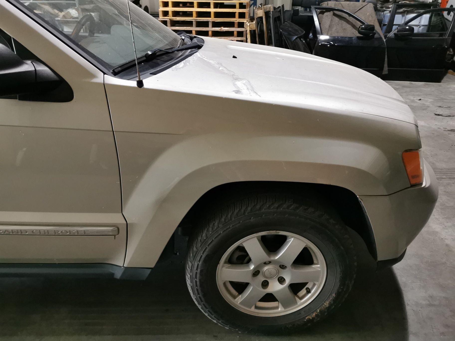 Bara fata far faruri aripa 3.7 benzina jeep grand cherokee 2010