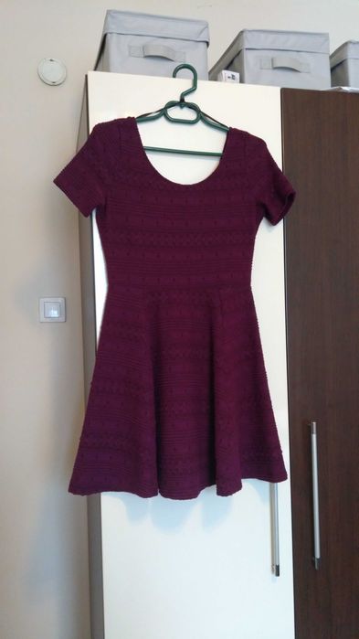 Прекрасна Рокля H&M, винено червена