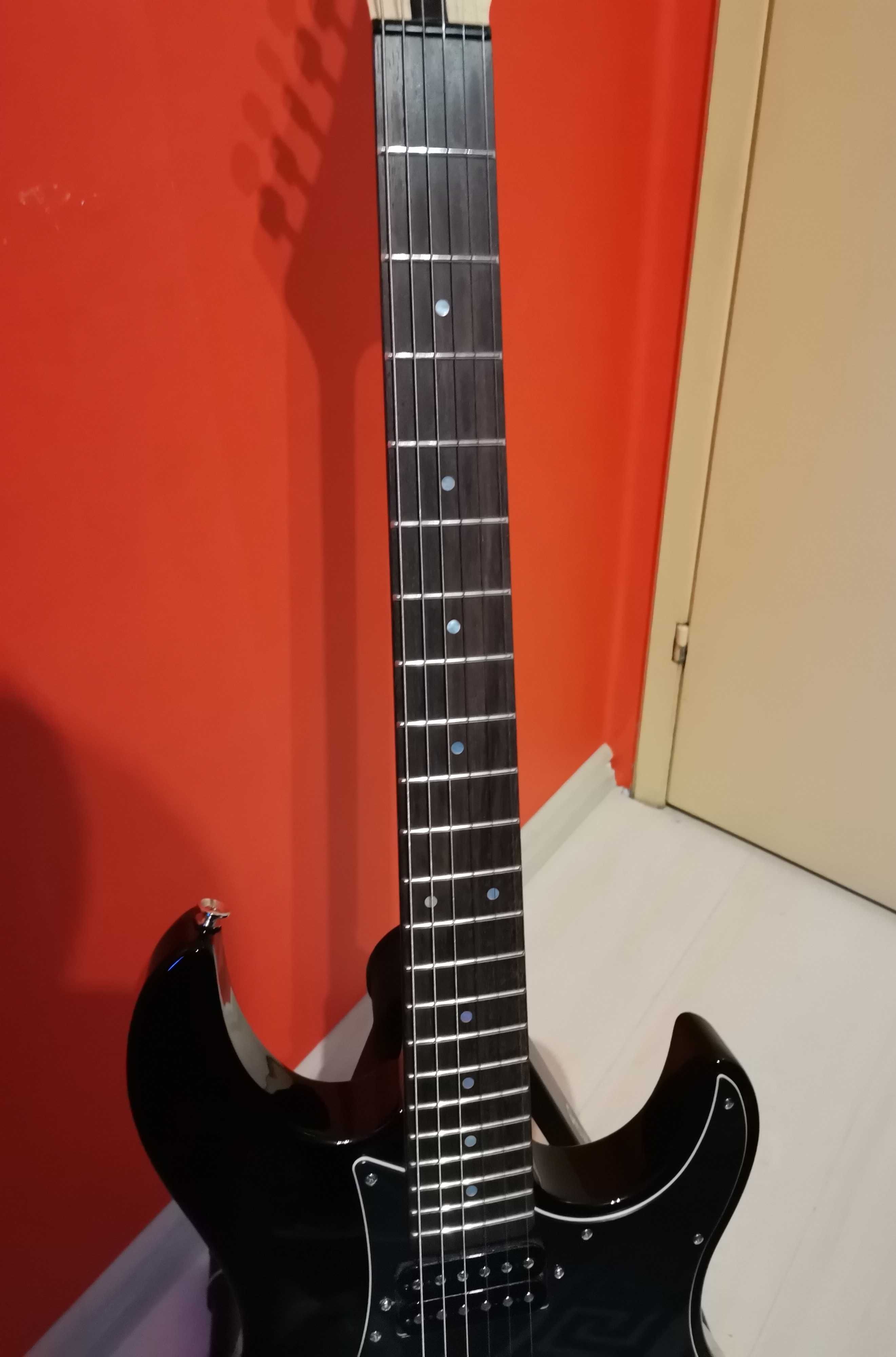 Китара Yamaha Pacifica 120H Черна