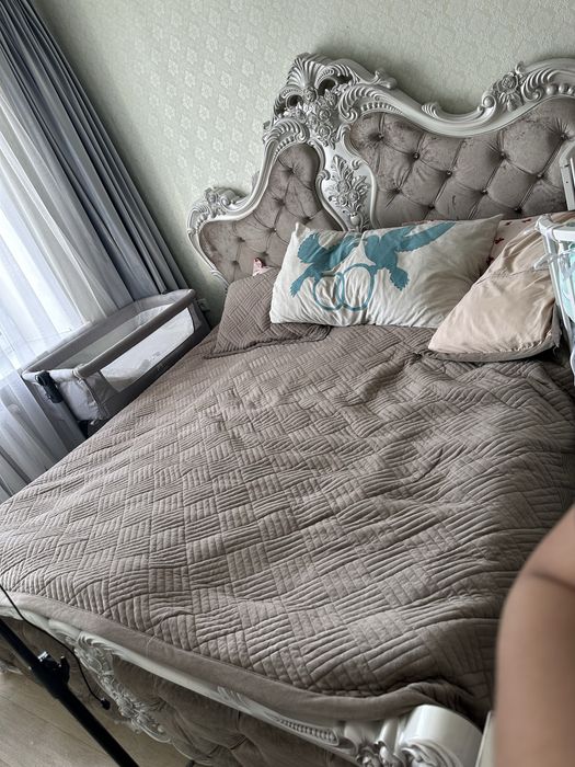 Кровать двуспальная