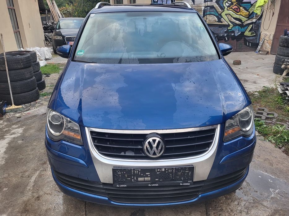 Touran Anul 2010 1.9 tdi 105cp BXE freestayler Navigație Xenon