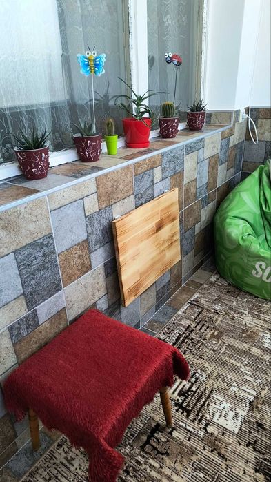 Сгъваема стенна маса масив дърво