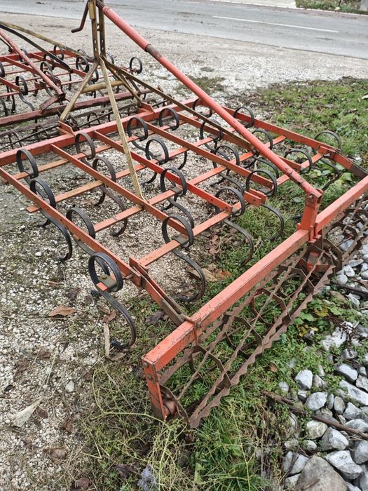 Combinator,cultivator agricol