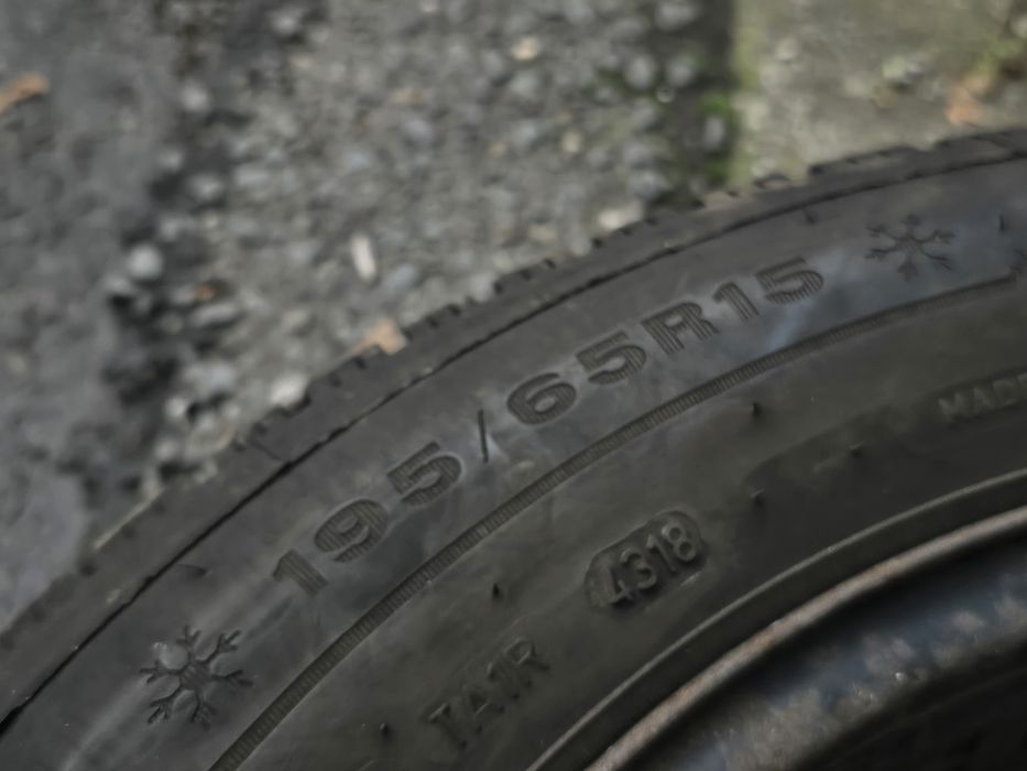 Anvelope Iarnă 195/65/R15 7mm + jante tablă R15 VW Golf /Skoda/Seat/Au