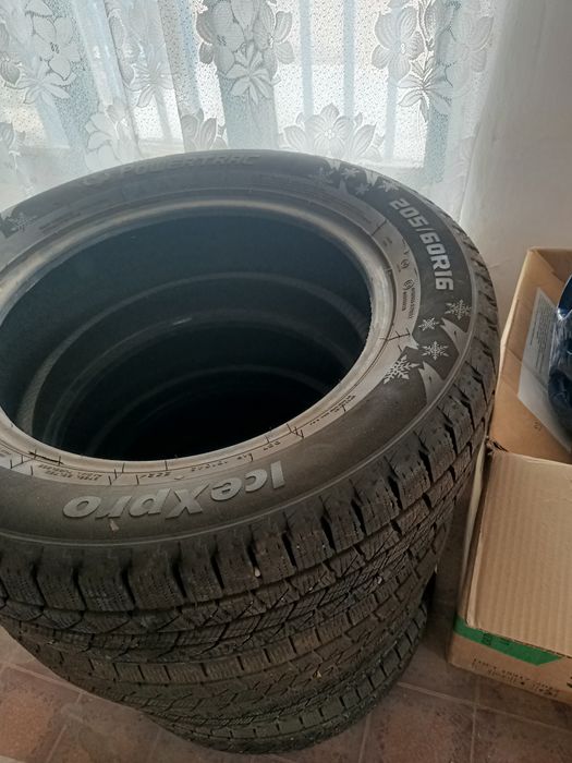 Шины почти новые