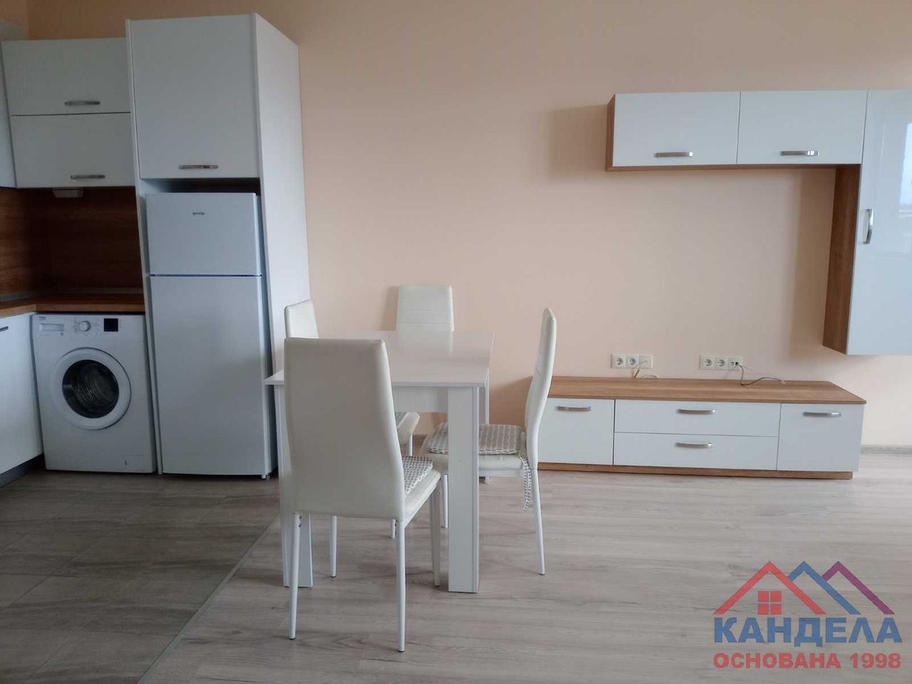 Продава се Двустаен апартамент в Пловдив, Христо Смирненски - 86 кв.м за 1500 €/кв.м - Снимка #2