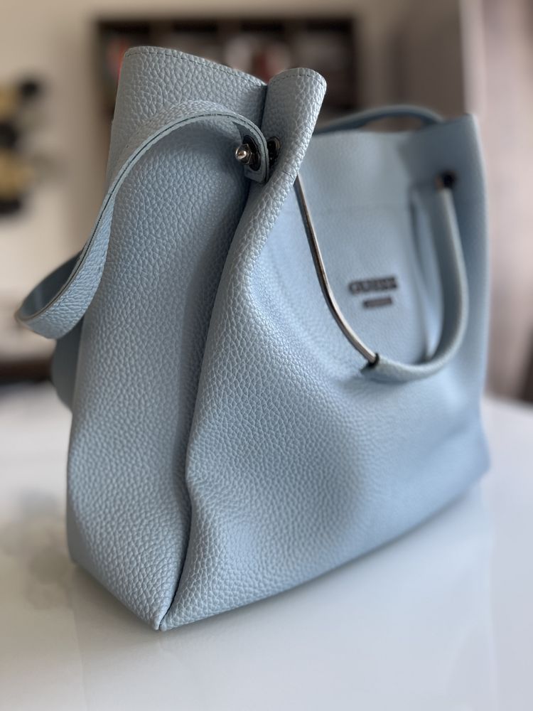 Дамска чанта Guess