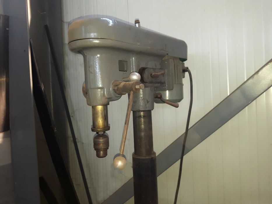 Atelier, presa excentric, bormasina, compresor, presa indoit