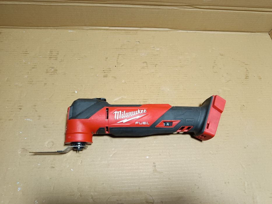 Multifuncțional brushless Milwauckee M18