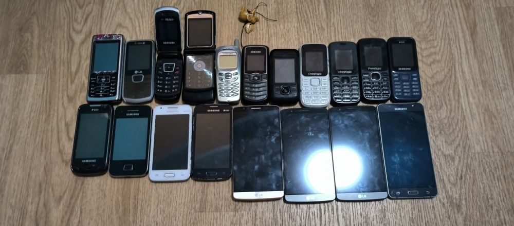 Продам телефоны разные
