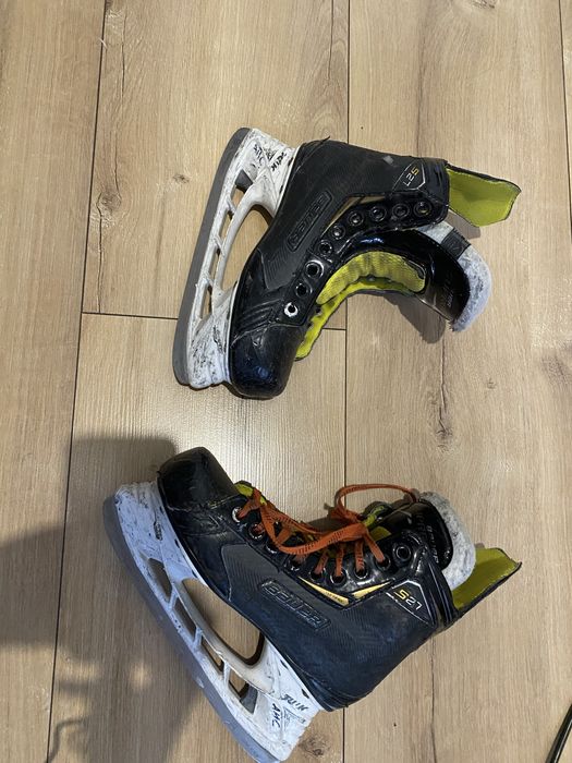 Коньки хоккейные